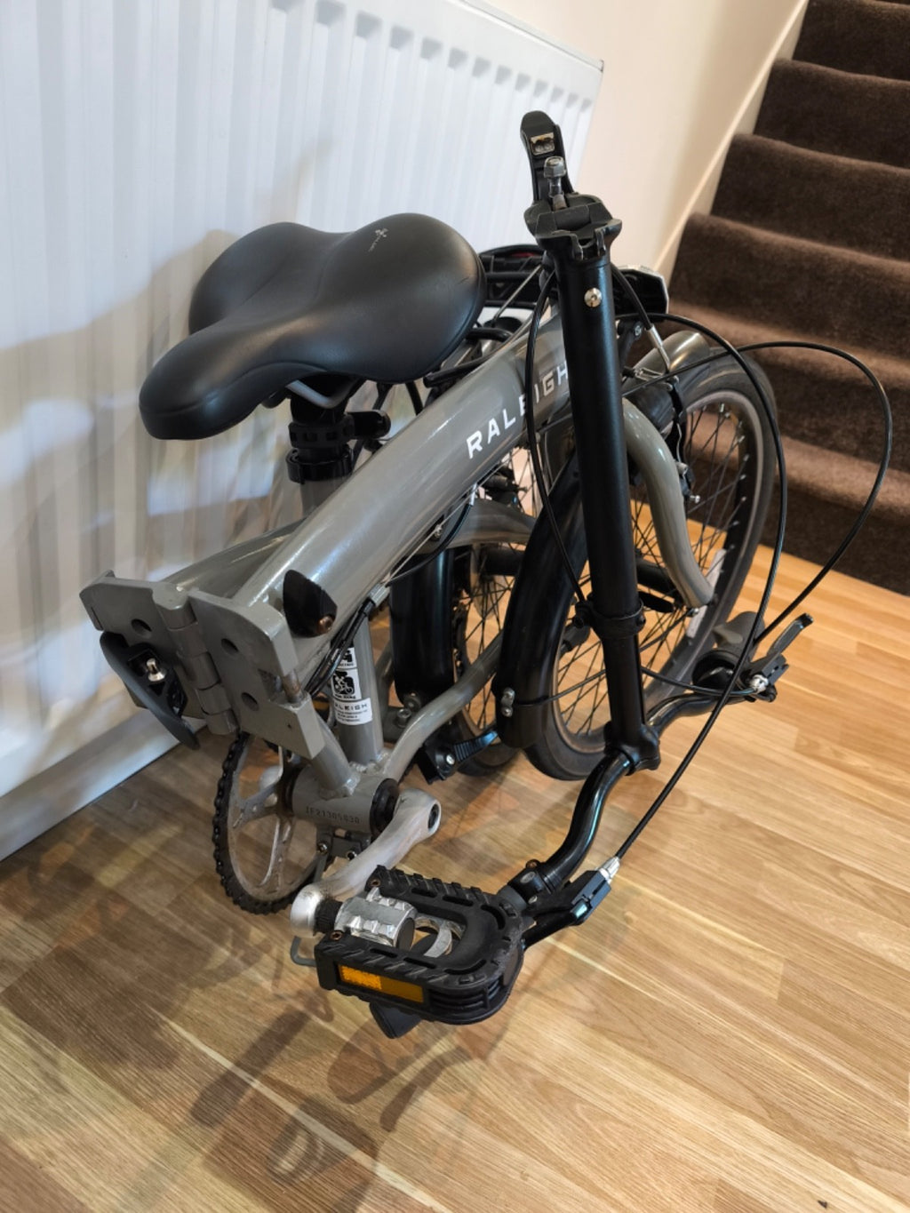 Raleigh Evo 2 Folding Bike - Grey - 7 Speed (Very Good Condition)