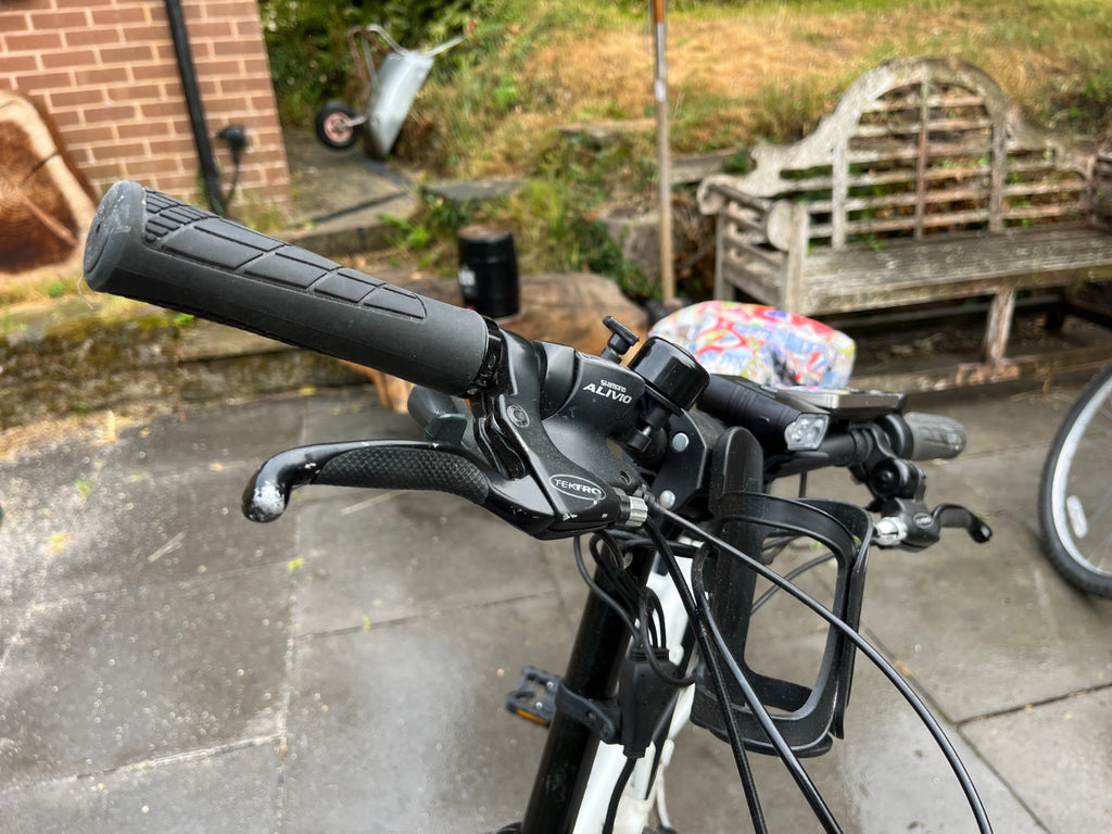 Volt Metro Folding Bike in white