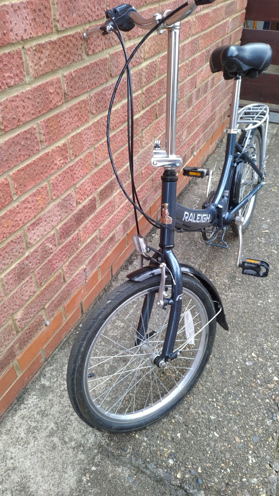 Raleigh EVO 7 SP AirLite Folding Bike Grey / Navy Bicycle 20" Wheels