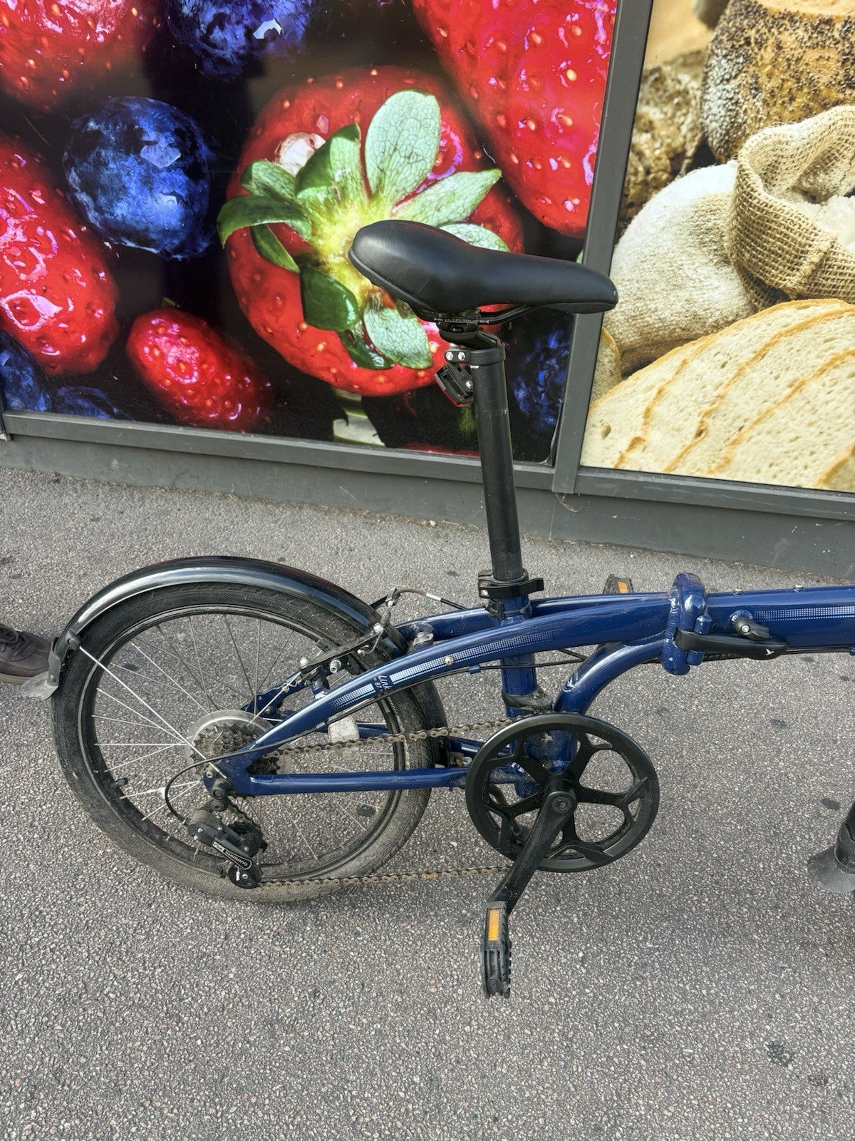 Tern Link B7 Folding Bike – Midnight Blue – 20” Wheels – Very Low Use