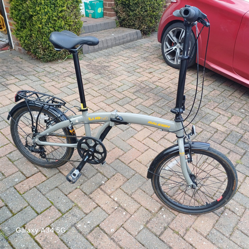 Raleigh Evo 2 Folding Bike 7-Speed Shimano Gears Grey