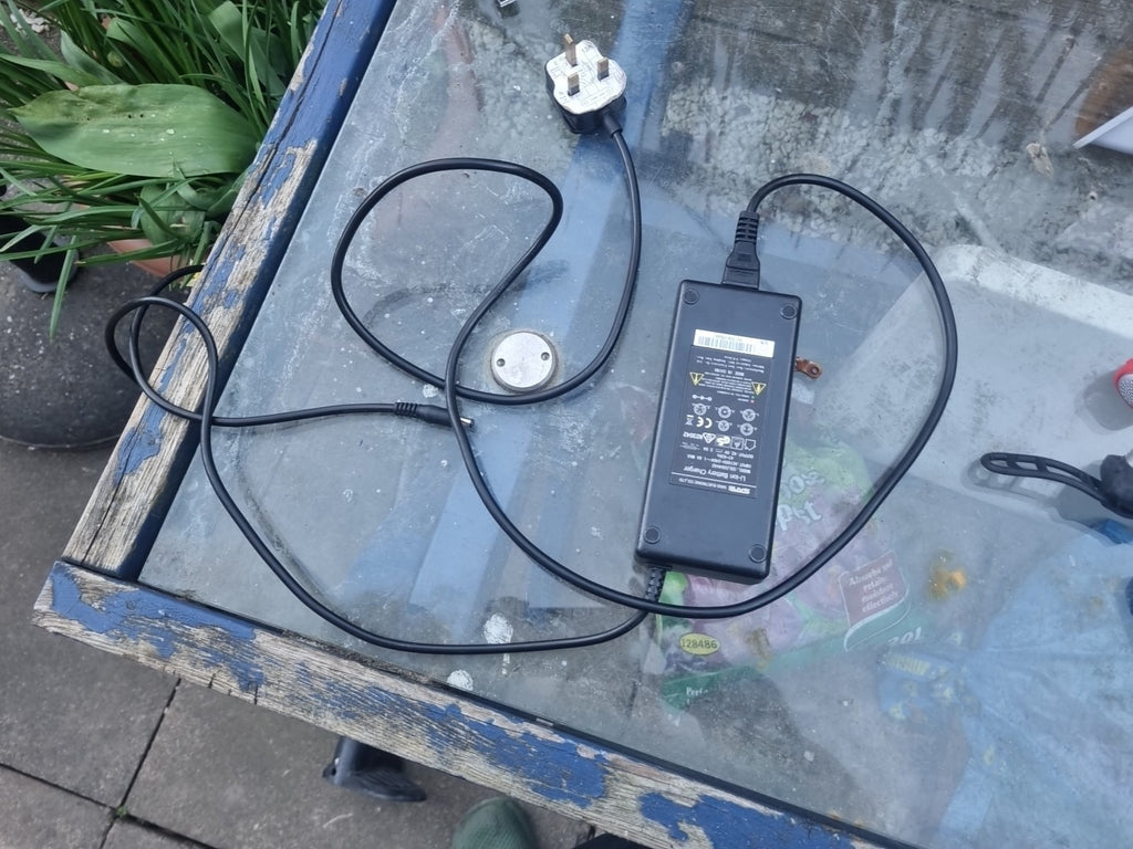 Carrera Cross City Unisex  Folding Bike Halfords