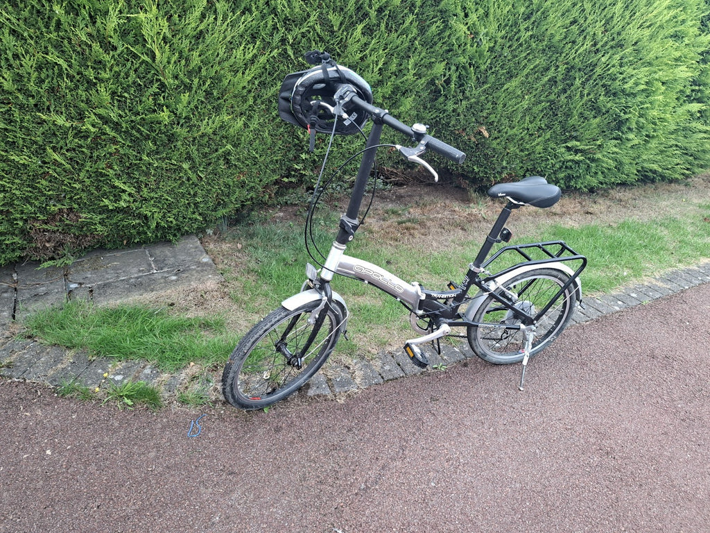 Folding Bike 20in Wheels Steel Frame V-Brakes Rear Rack Mudguards Kickstand