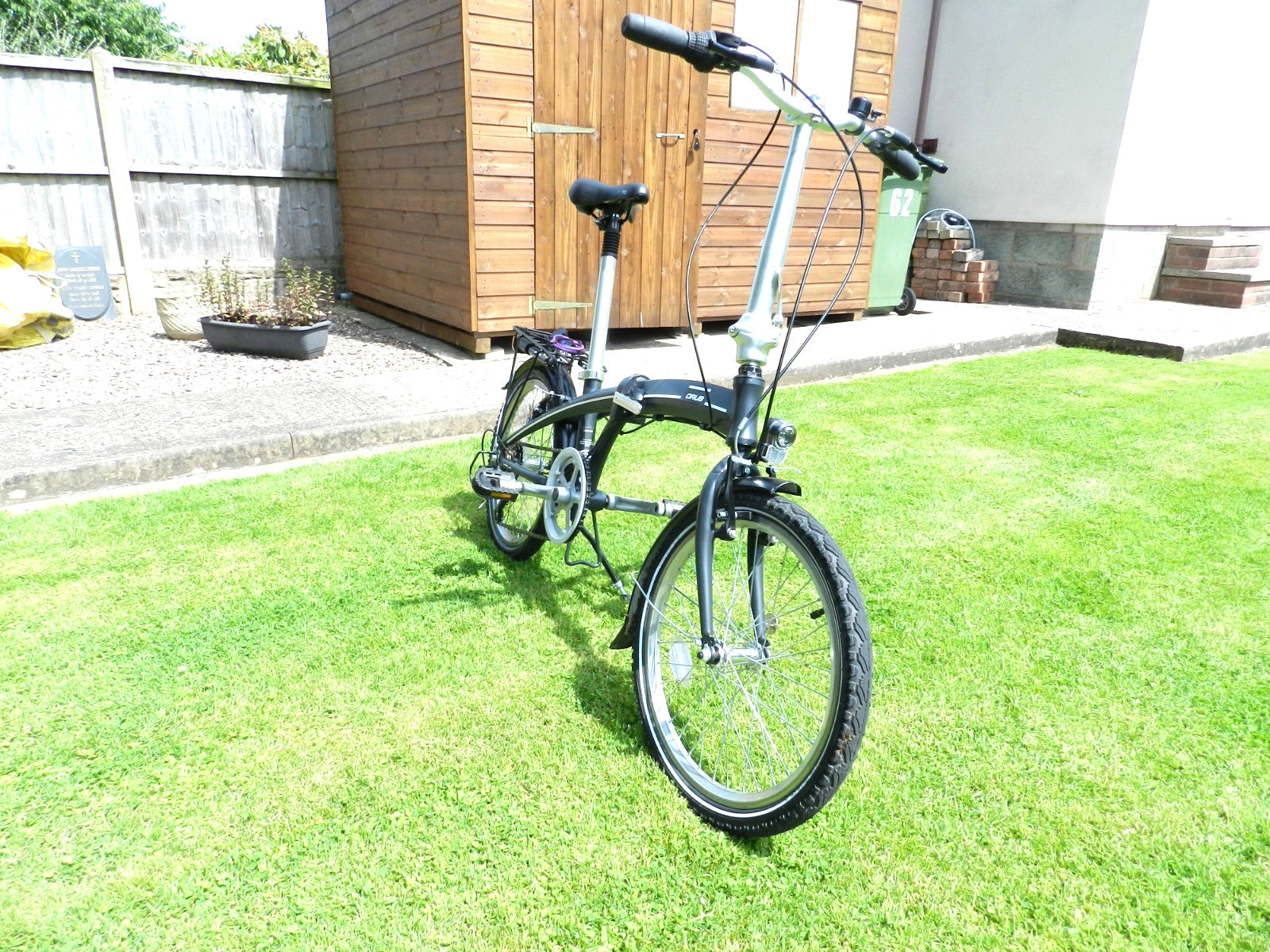 orus folding bike with 20ins wheels very clean light weight 7 gears with  lights