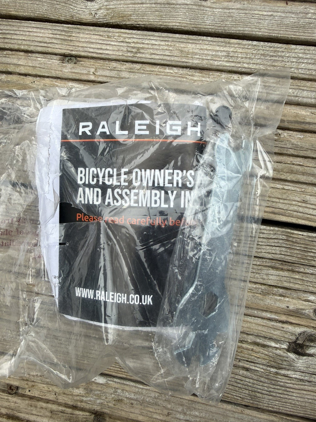 Raleigh Evo 2 Folding Bike - 7 Speed Shimano - 20" Wheels - Grey and accessories