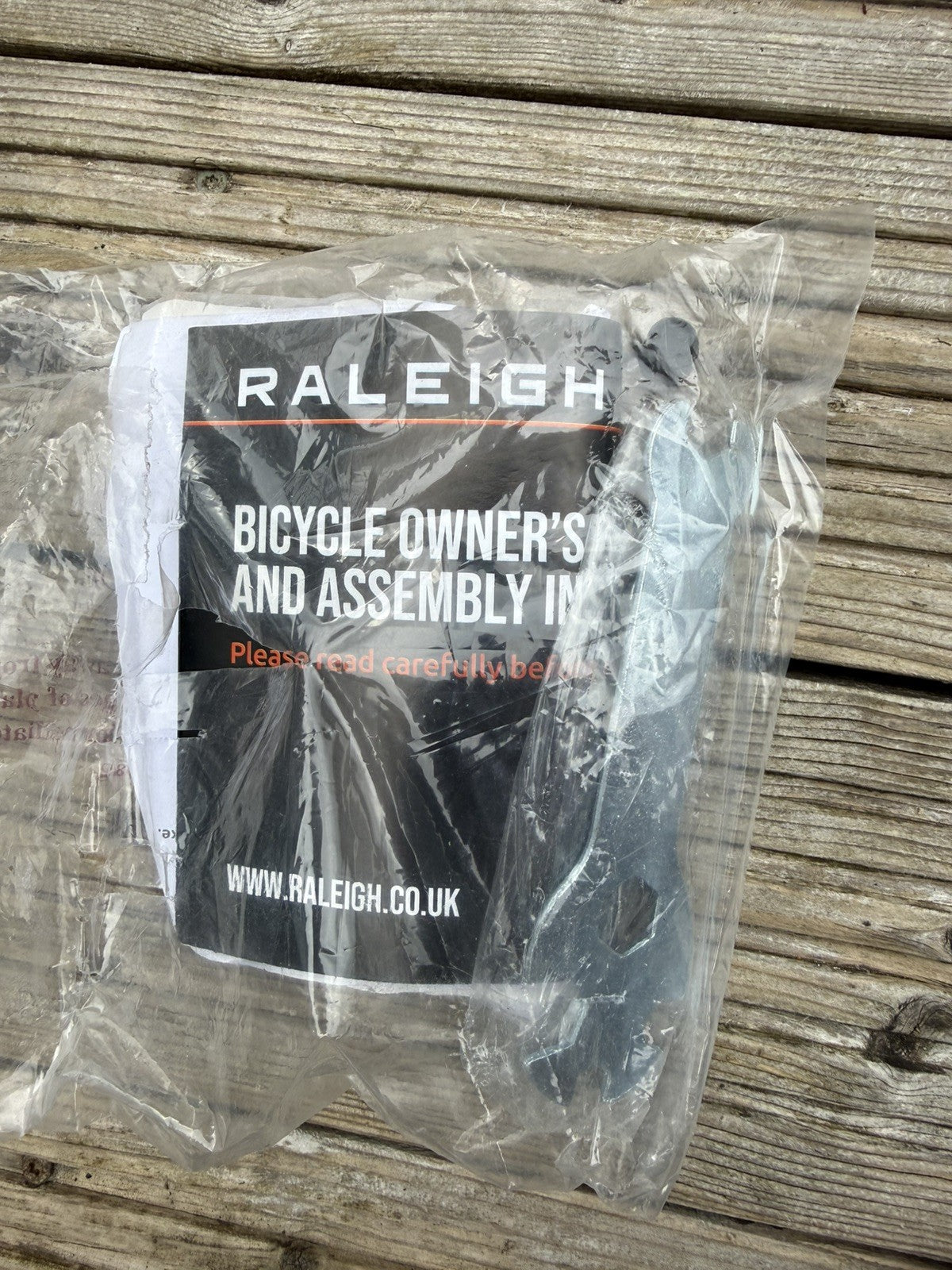 Raleigh Evo 2 Folding Bike - 7 Speed Shimano - 20" Wheels - Grey and accessories