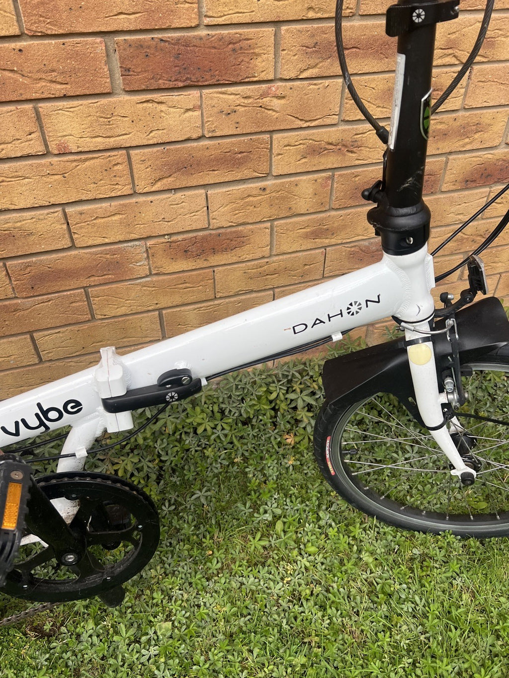 Dahon Vybe D7 Folding Bike (£599 New) white happy to ship