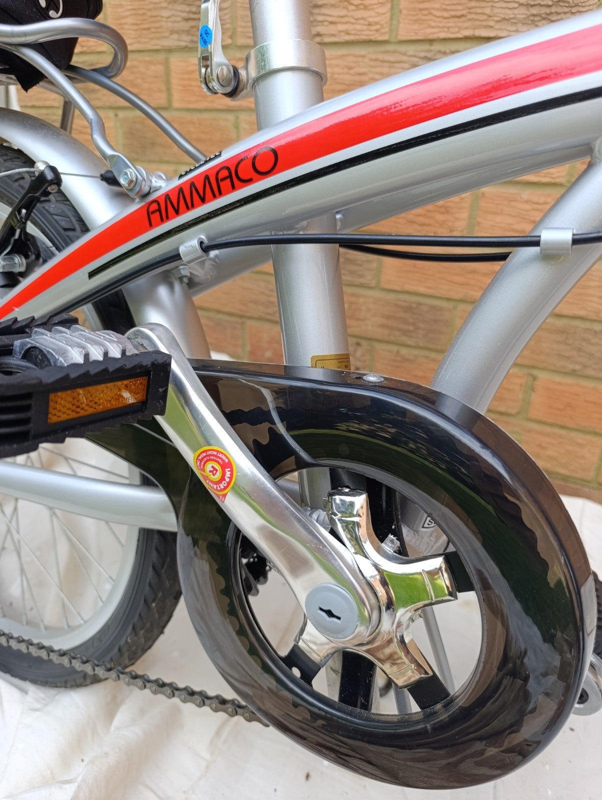 Ammaco Pakka Lite 20 Inch Wheel 6 Speed Alloy Folding Bike Silver