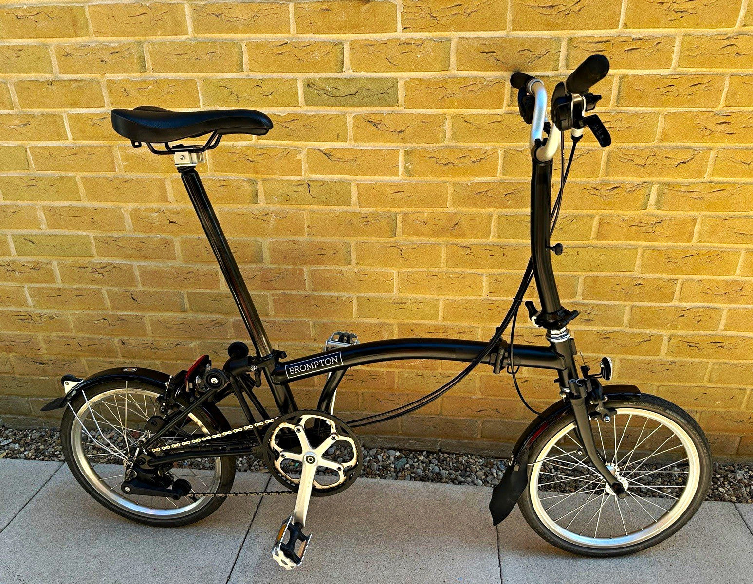 Brompton Folding Bike 16in Black Mudguards Reflectors Riser Bar 2020