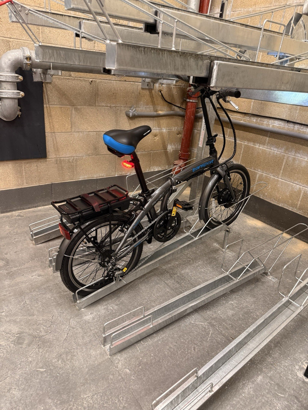 Apollo Folding Bike 20” – Foldable Compact Bicycle – Excellent Condition