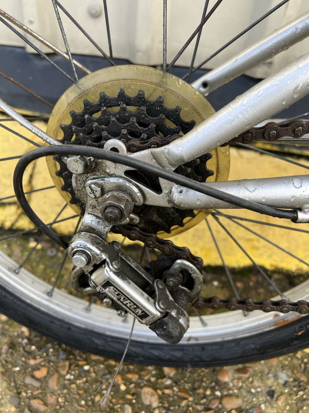 Aliminium Express Racer Folding Bike with 6gears (Need Some Repair)