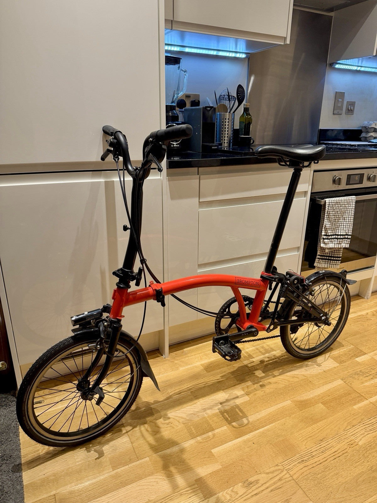 Brompton M6L - Black Edition / Rocket Red