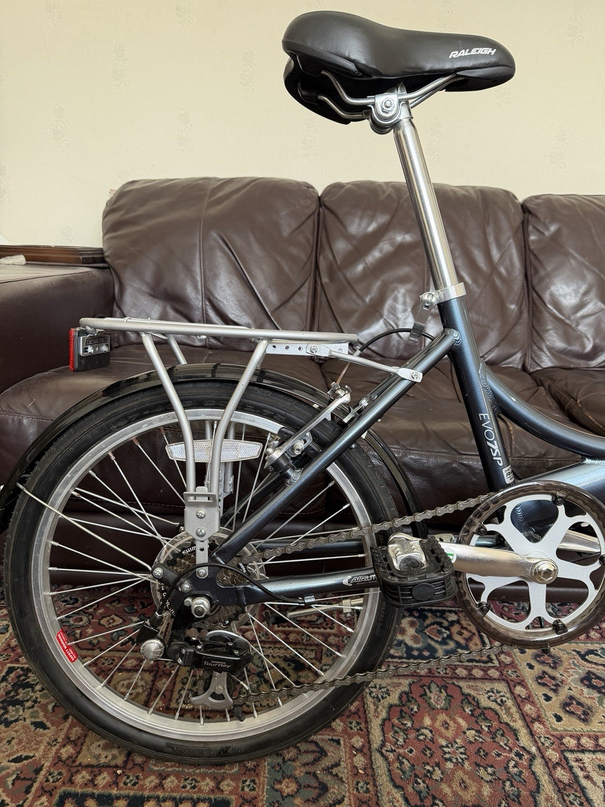 Raleigh Evo 7 Folding Bike 20” Shimano 7 Speed With Rack & Bag