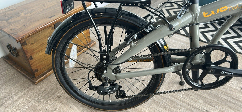 Raleigh Evo Two 20in Folding Bike 7 Speed Grey/Black Rear Rack Mudguards