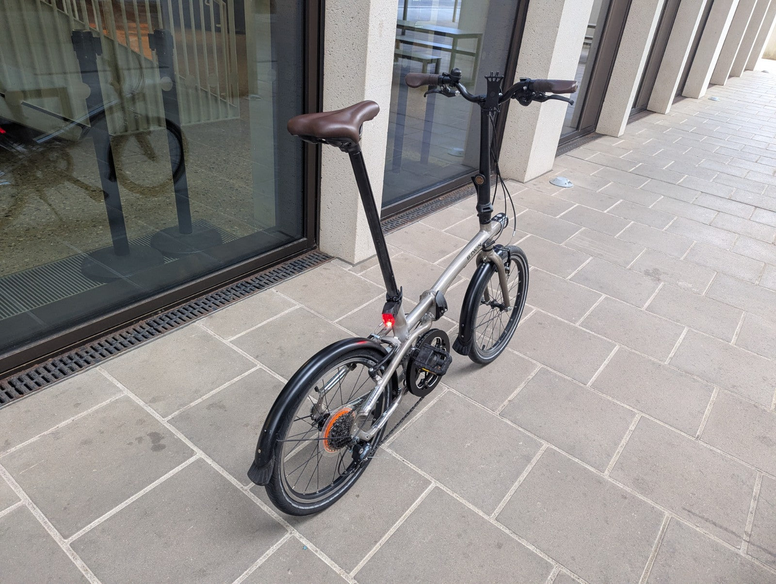 BTWIN Tilt 900 Folding Bike 9-Speed Shimano Sora, Lightweight Aluminium Frame