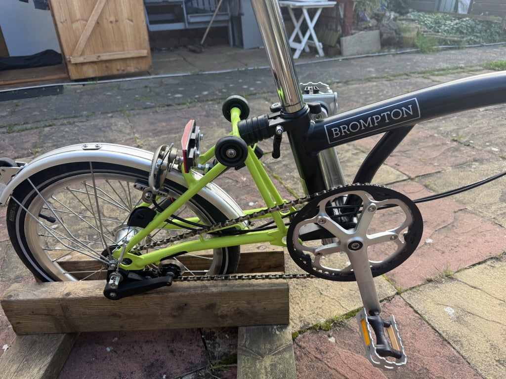 2015 Brompton S3L Folding Bike 3-Speed, Green Including Carry Bag and Case.