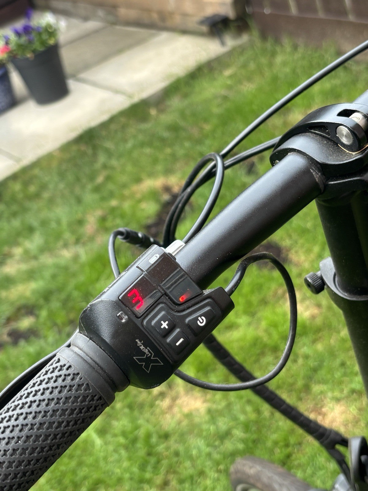 Raleigh Black e stow away bike