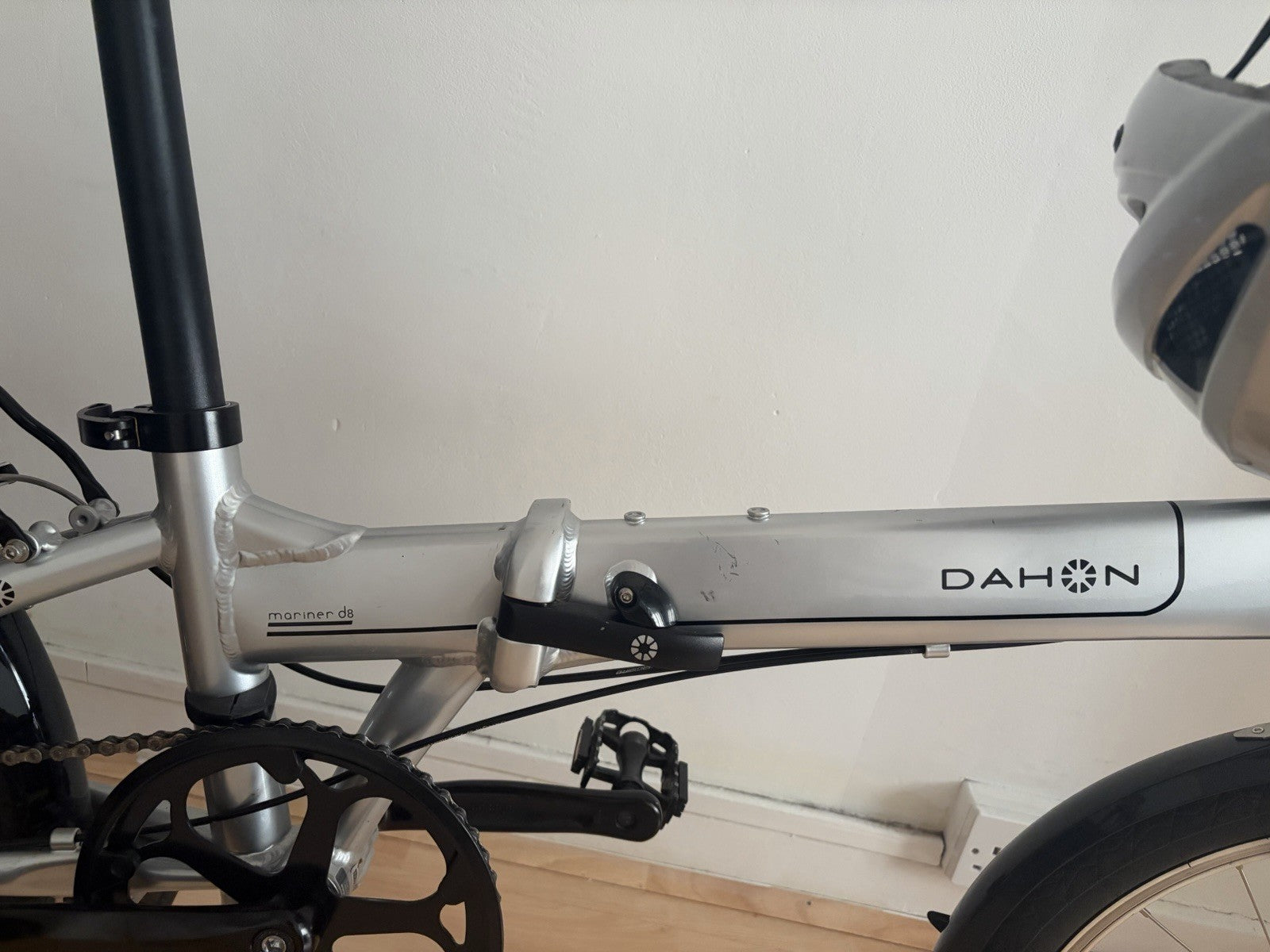 Dahon Mariner D8 20" Silver 8-Speed Folding Bike Lightweight
