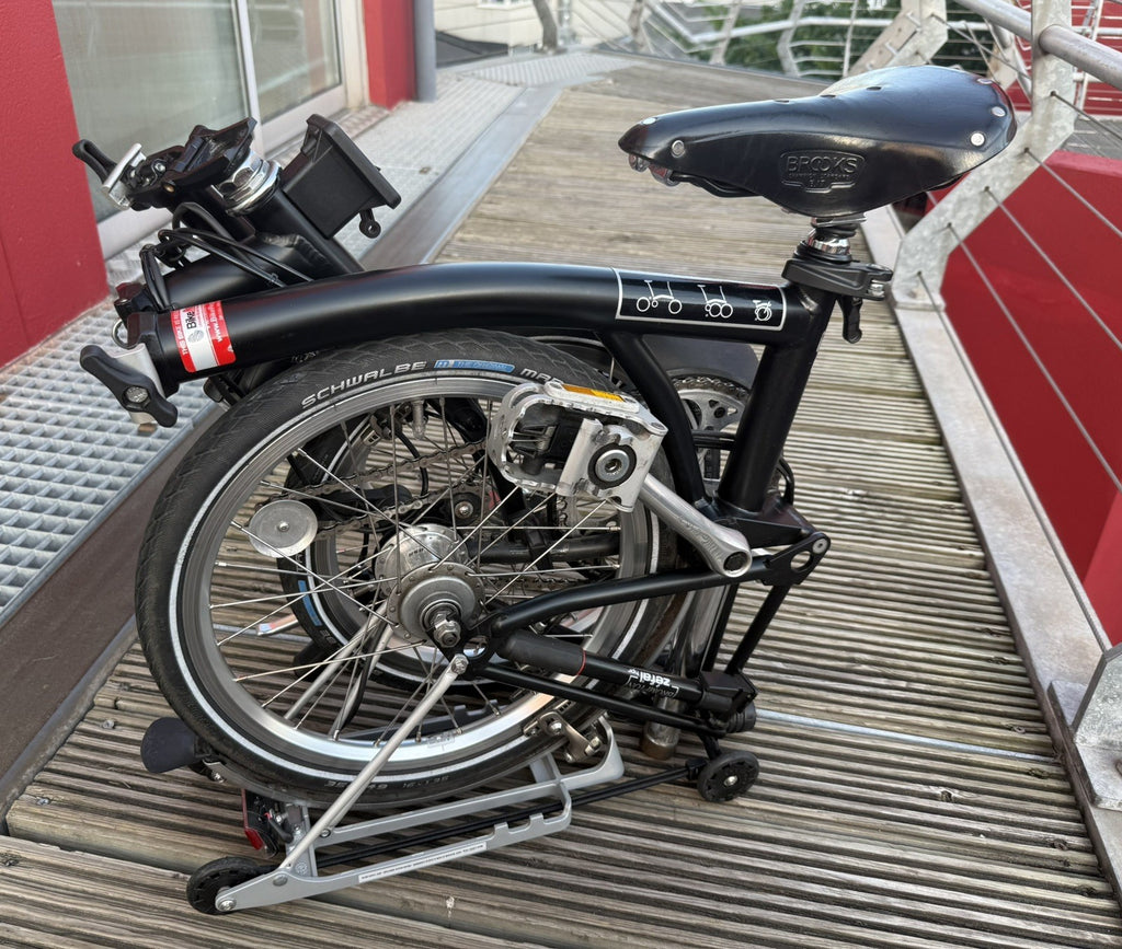 Brompton M3R Matte Black - 3 Speed with Son Dynamo Hub
