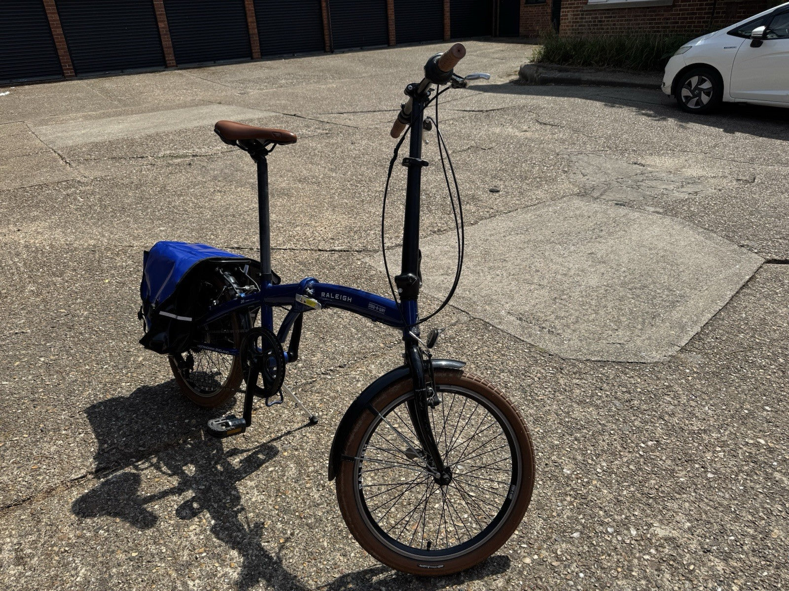 Raleigh Stow-A-Way 20in Folding Bike Blue, Rear Rack, Mudguards, Kickstand