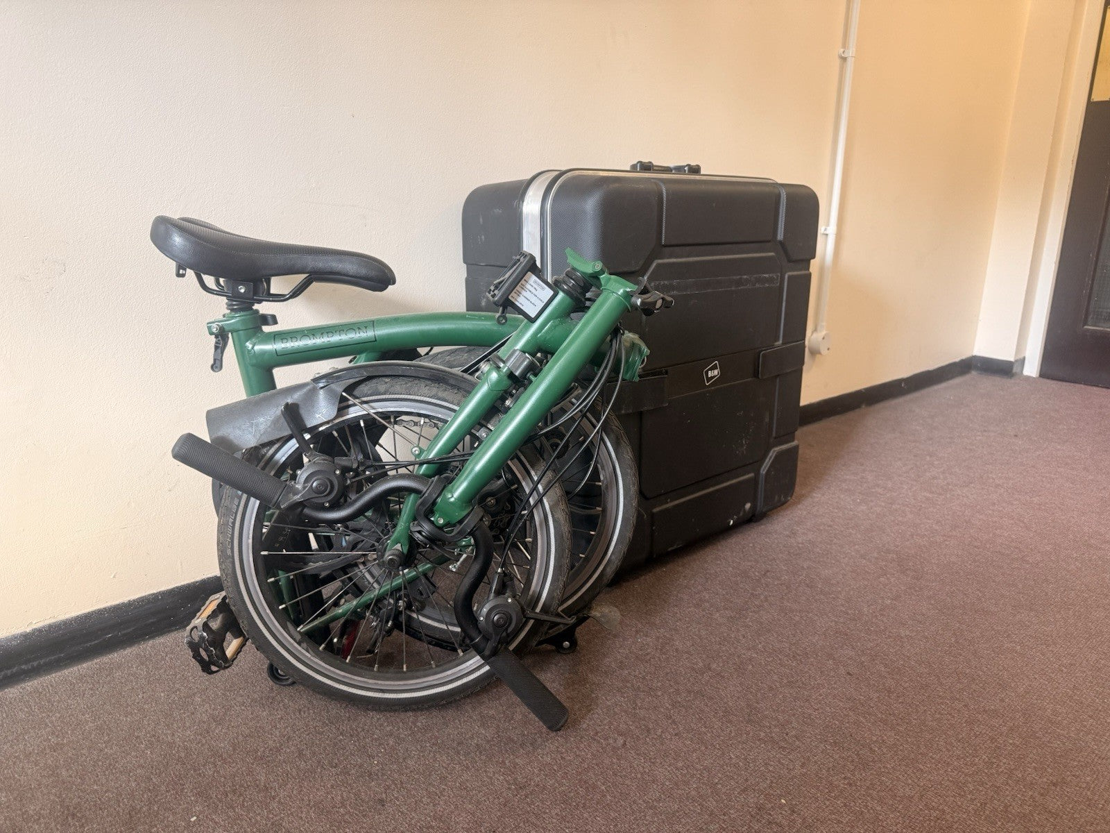 2023 Brompton C Line 6 speed upgraded suspension block and B&W Brompton suitcase