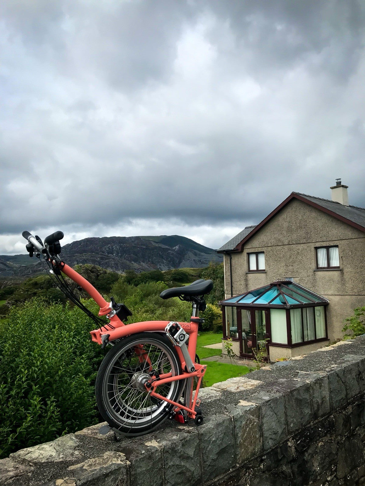 Brompton C Line Explore 6 Speed Fire Coral (09/2022) – Extras Included