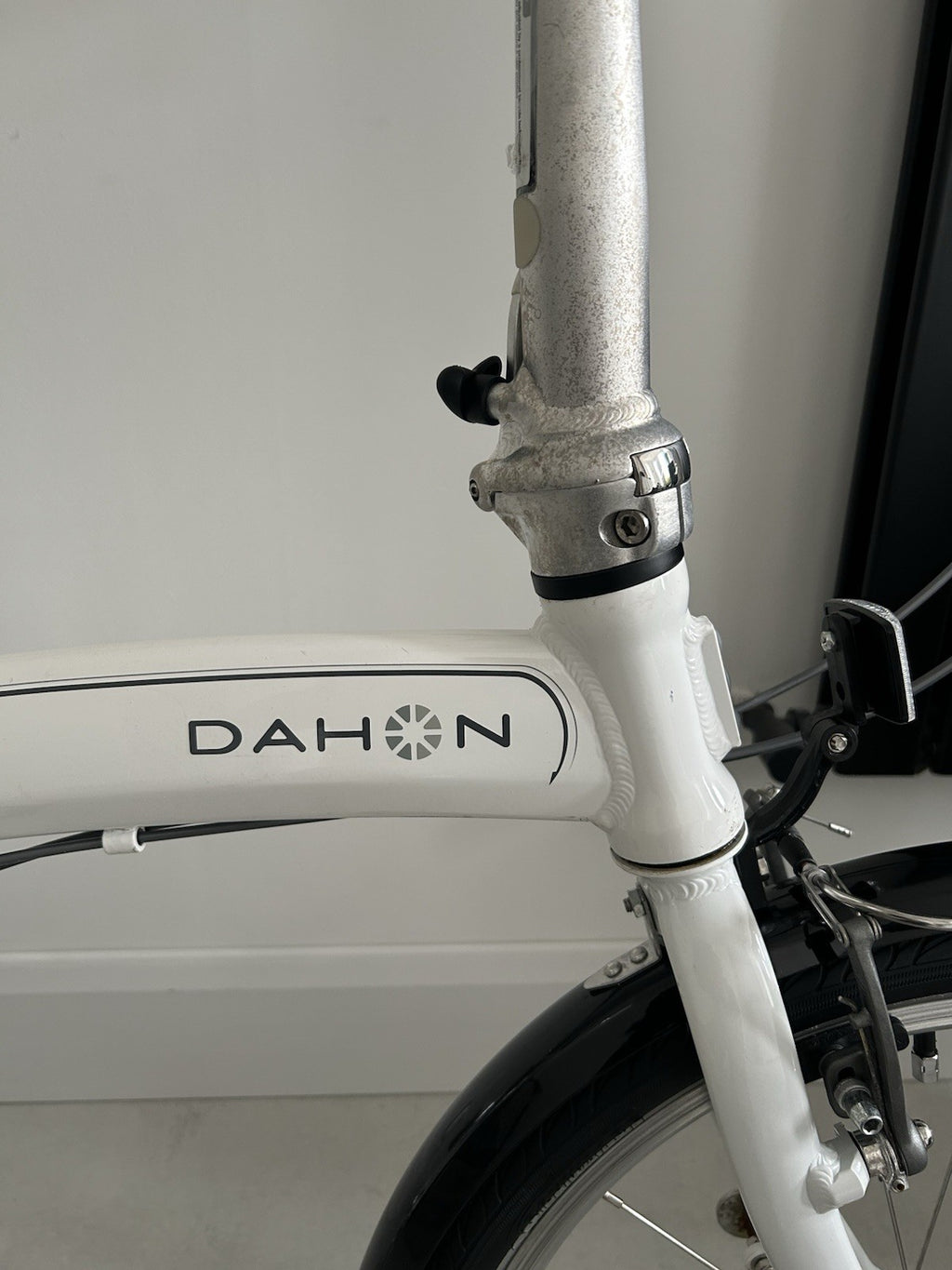 Dahon Mu P8 Folding Bike Unisex White (Excellent Condition)
