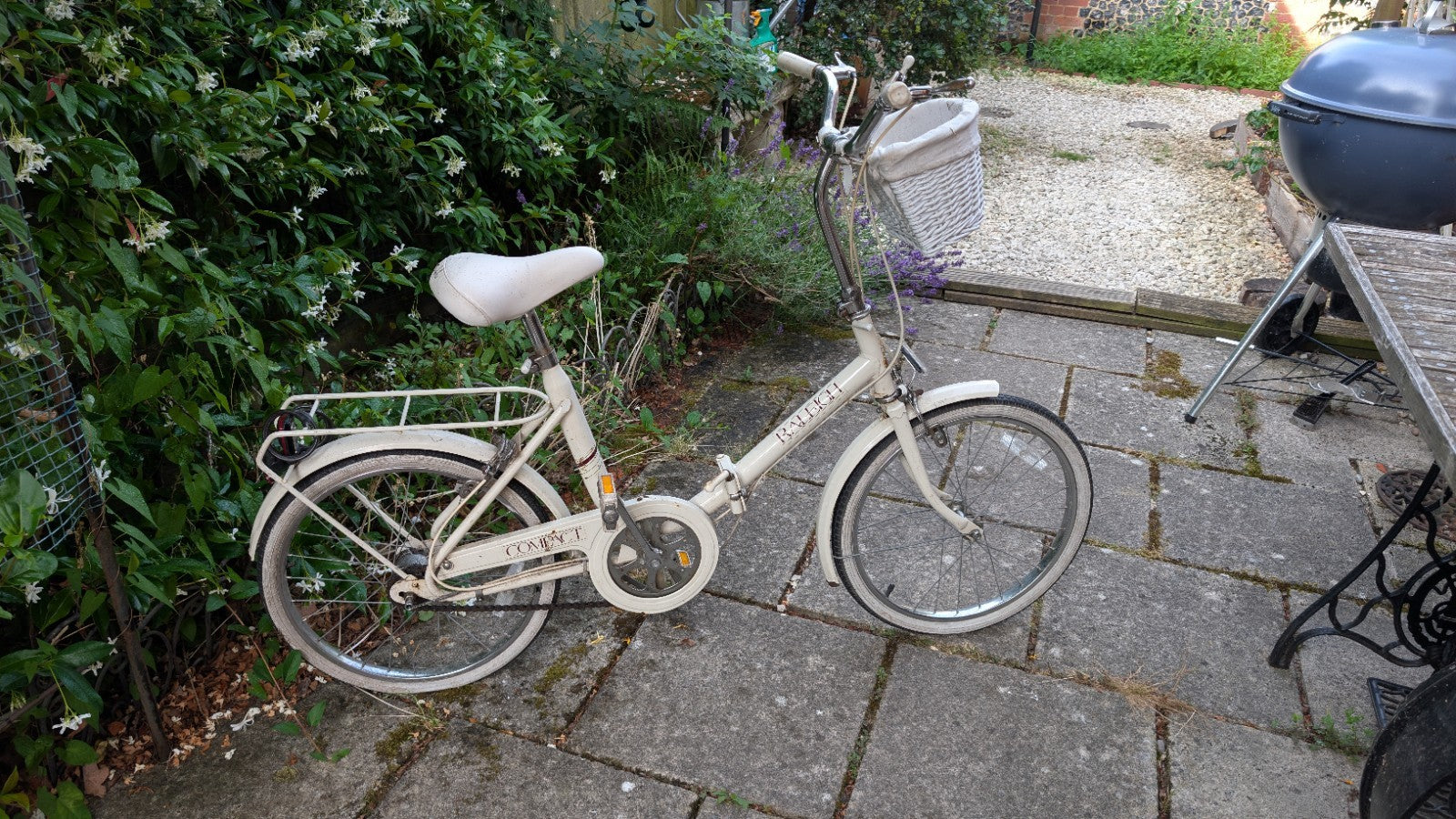 Raleigh Compact Vintage Folding Bike Bicycle Retro Cream White