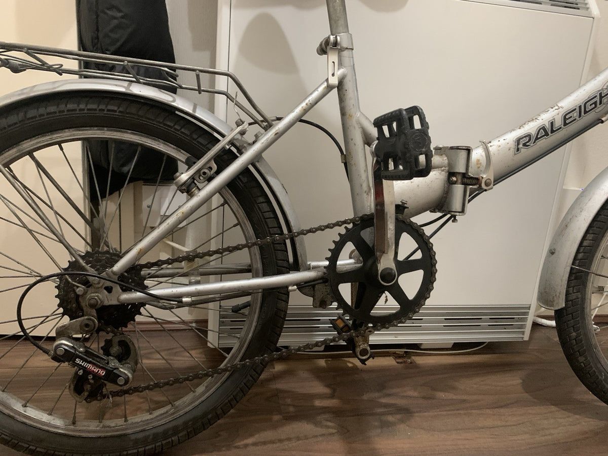 Raleigh  Bike 20in Silver/Black, Mudguards, Rear Rack, Grip Shifter