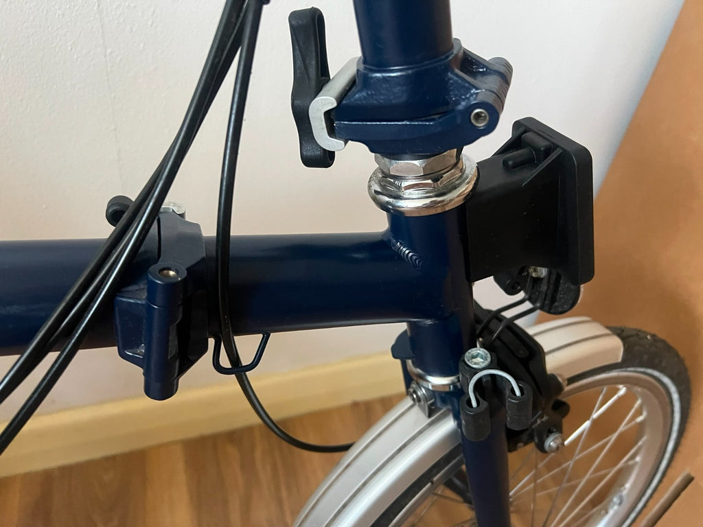 Brompton C Line M6L (6 Speed) folding bicycle - Navy BLUE (Excellent CONDITION)