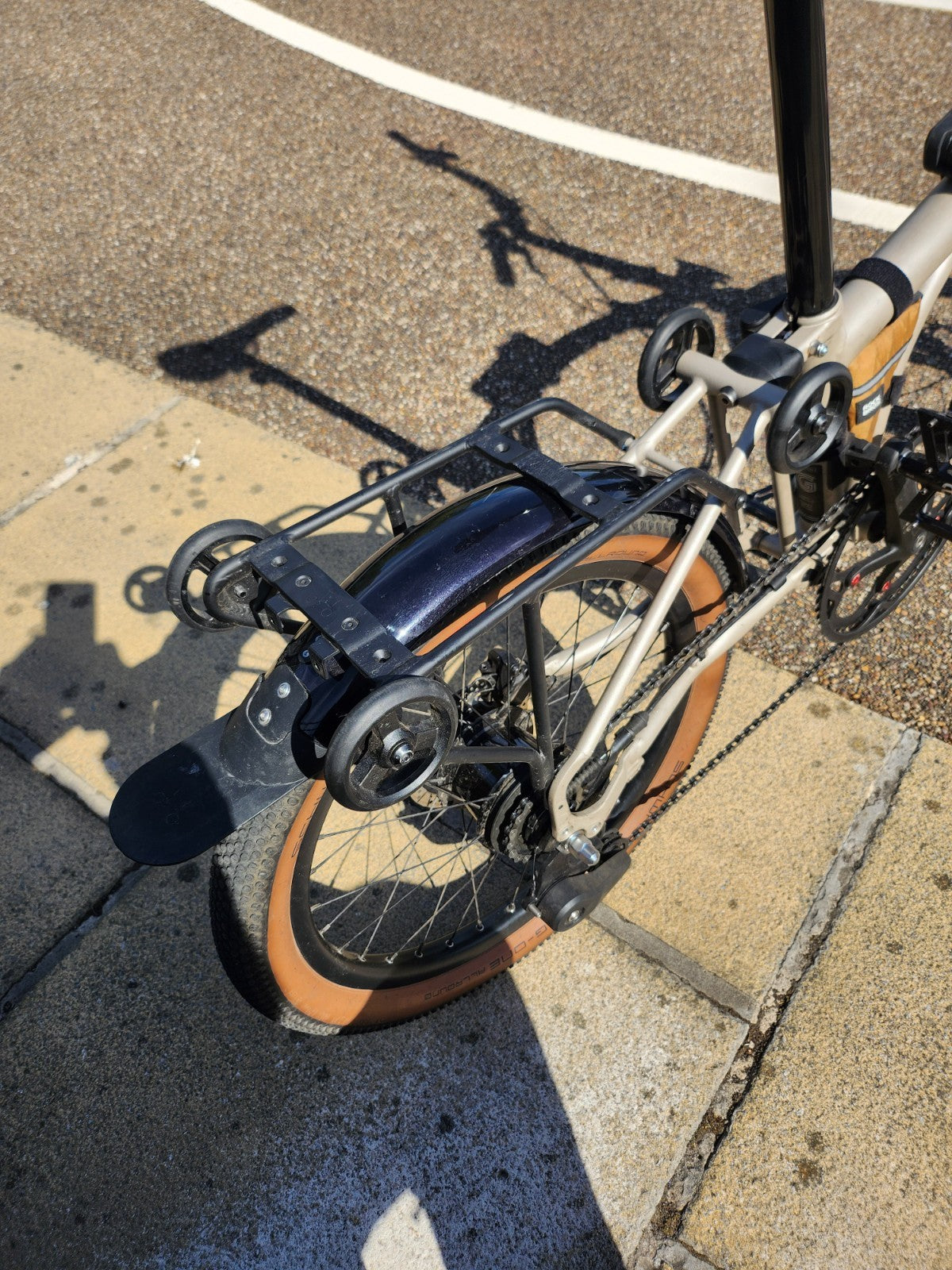 Brompton G Line Medium / Large Folding Bike 8-Speed, Traildust White