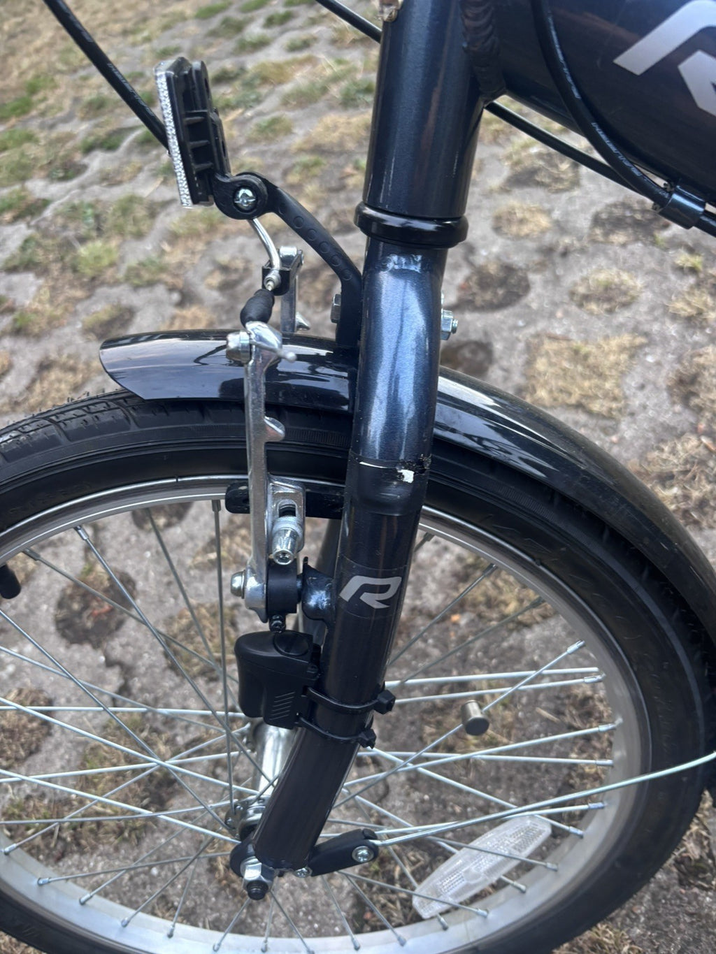 Raleigh Evo 7sp Folding Bike Aluminum Frame, 20" Wheels, 7-Speed with Revo Grip