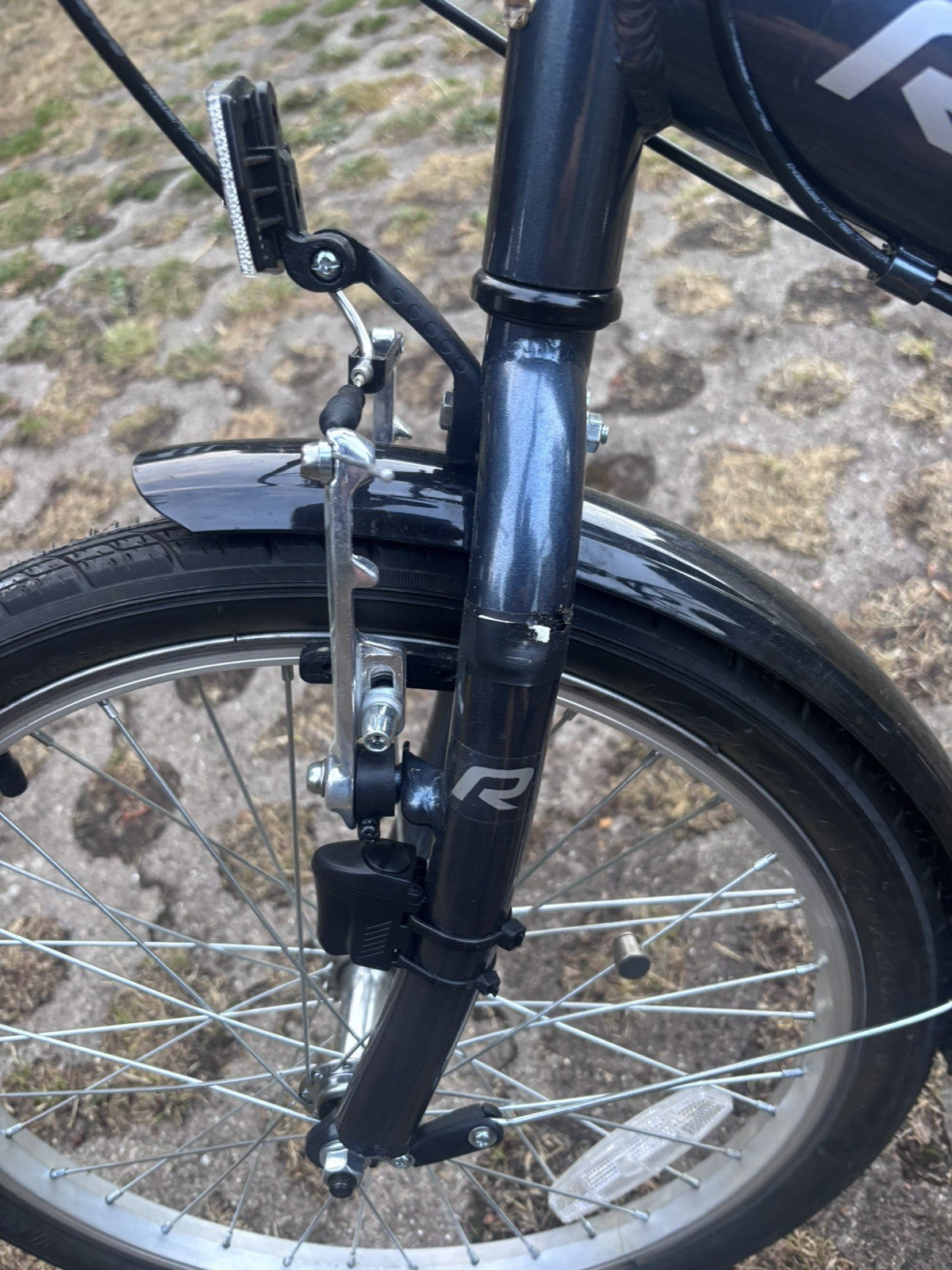 Raleigh Evo 7sp Folding Bike Aluminum Frame, 20" Wheels, 7-Speed with Revo Grip