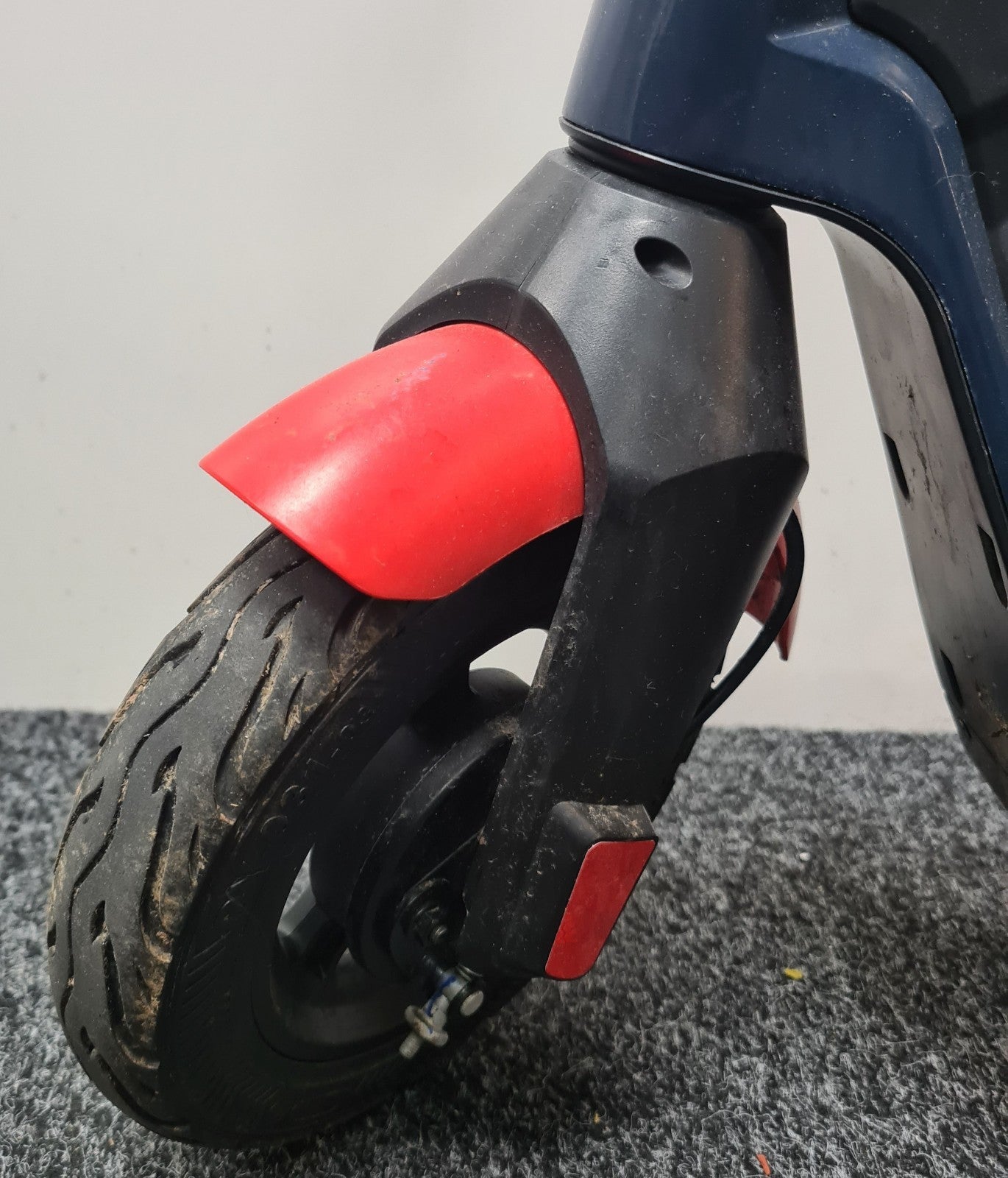 Red Bull RS 1000 Racing E - DAMAGED *READ DESC*