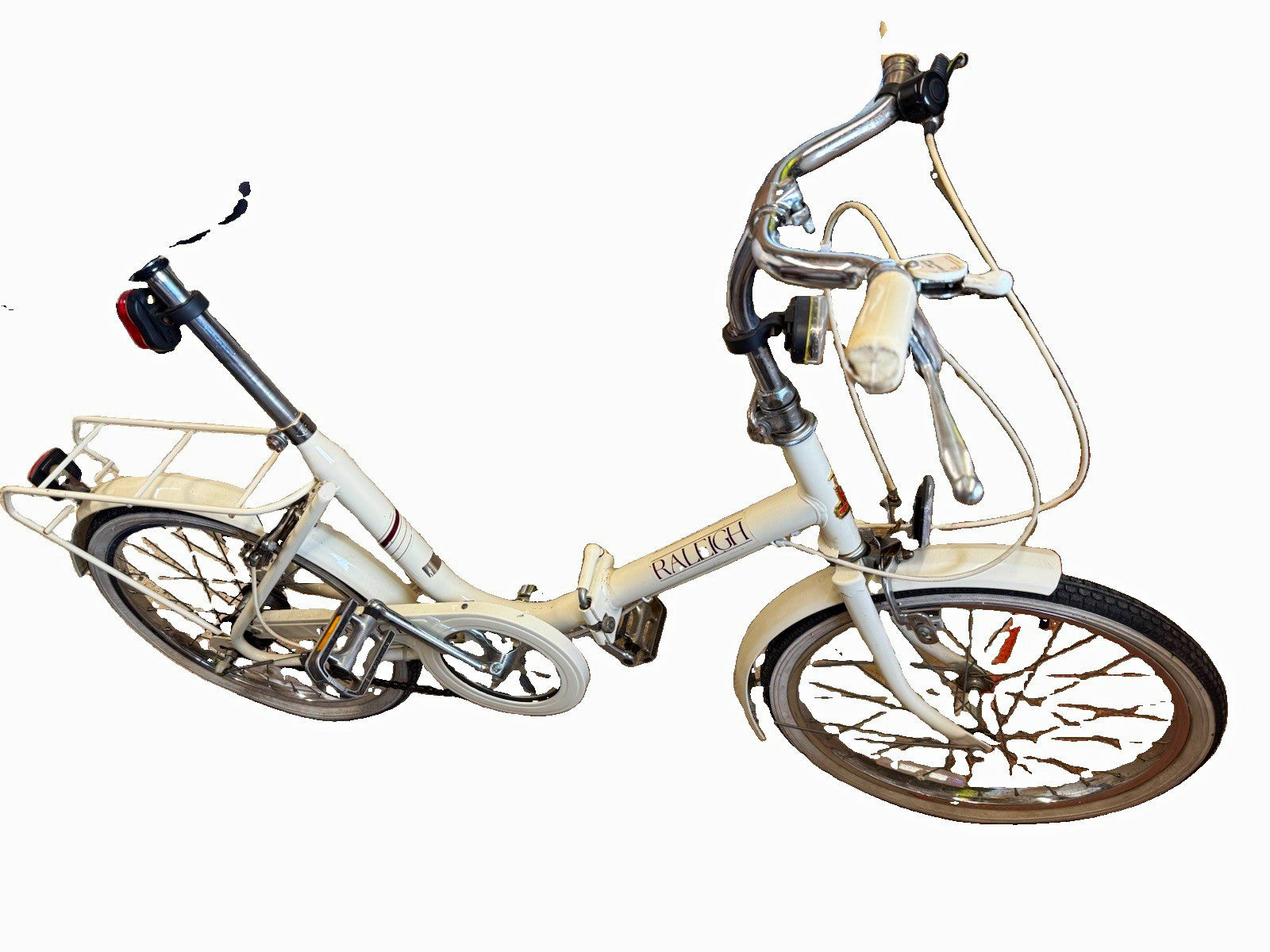 Raleigh White 20in Folding Bike with Rear Rack and Mudguards