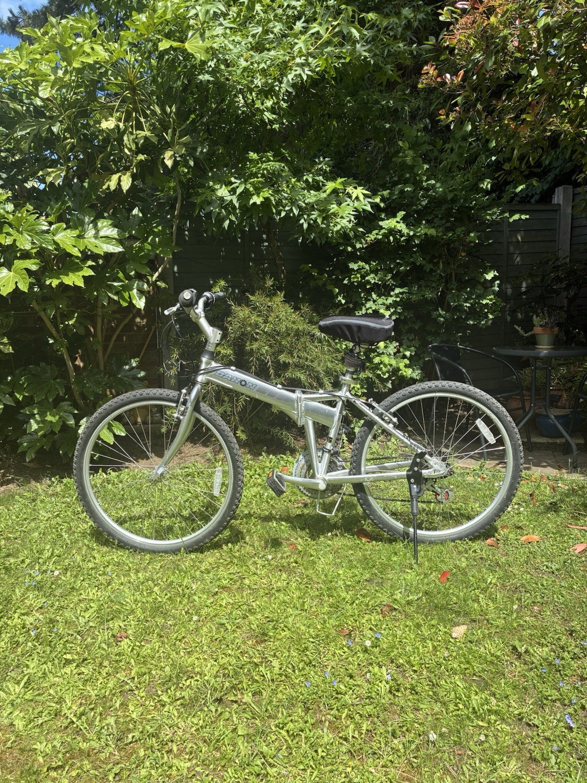 Dahon Espresso Full Sized Folding Bike - 26 inch wheels, medium frame