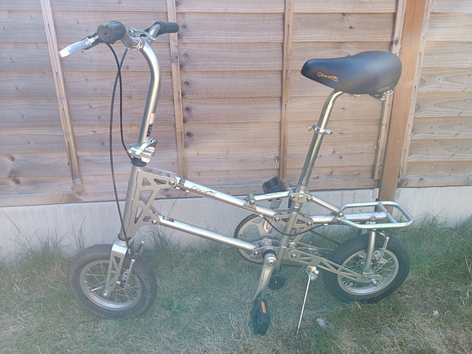 GEKKO Folding Bike 12in Wheels Single Speed Caliper Brakes Silver/Black