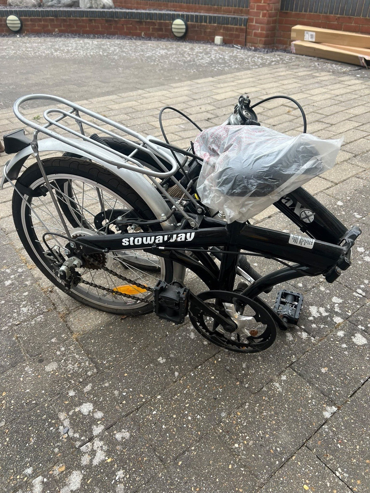 Ventura Stowaway Folding bike New Still Wrapped Slight Mark See Pics