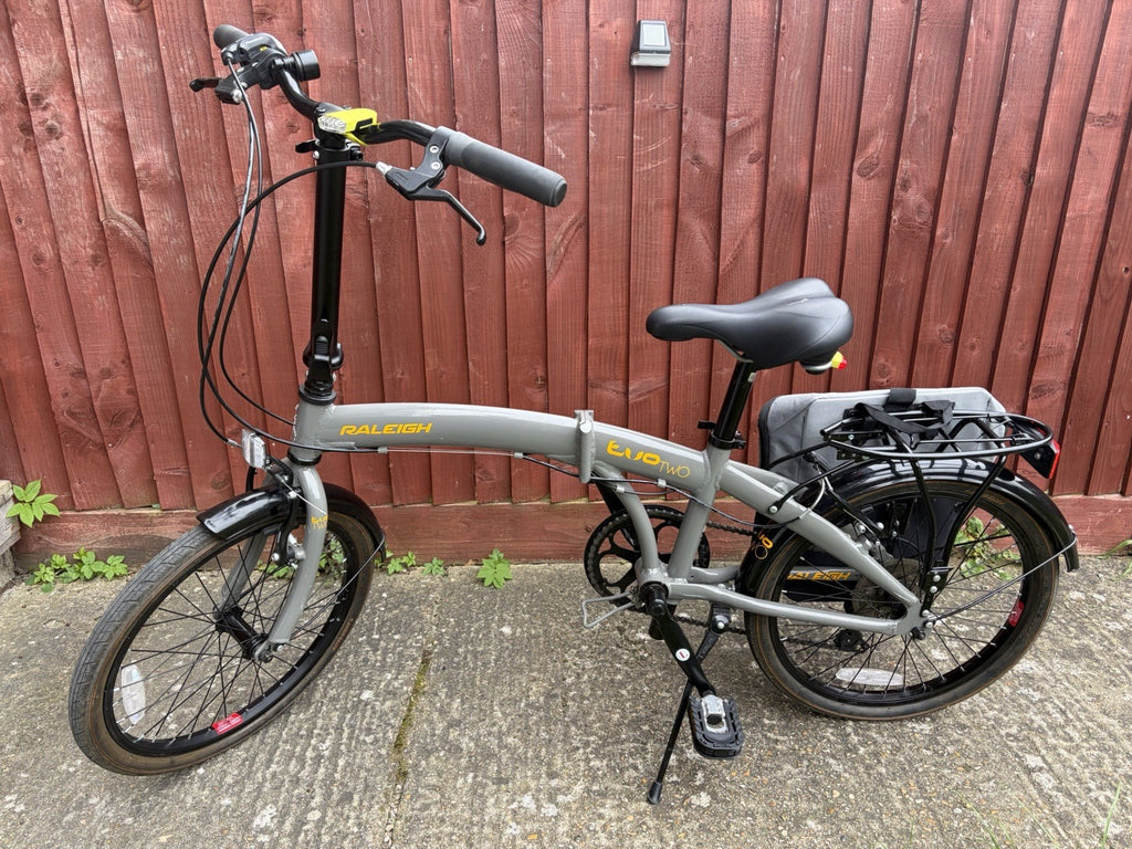 Raleigh Evo 2 Folding Bike 7-Speed Shimano Gears with Accessories