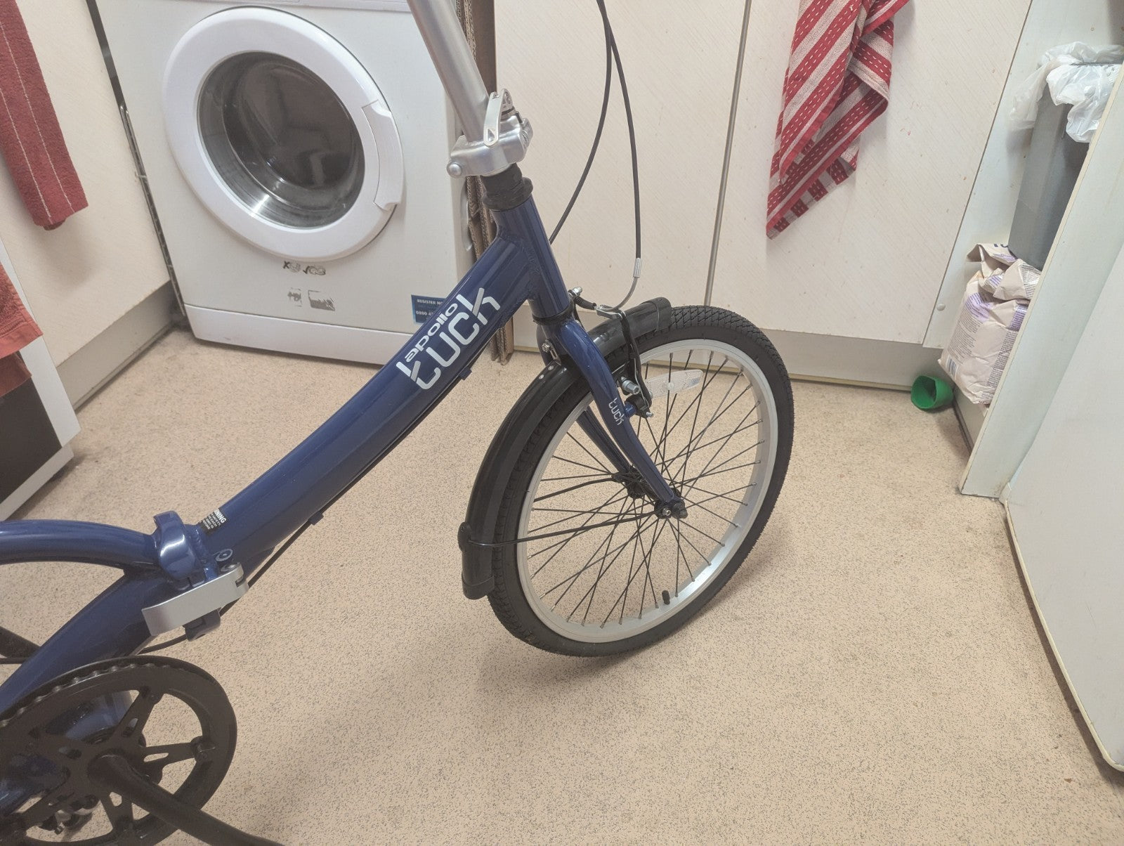 Apollo Folding Bike 20" Wheel