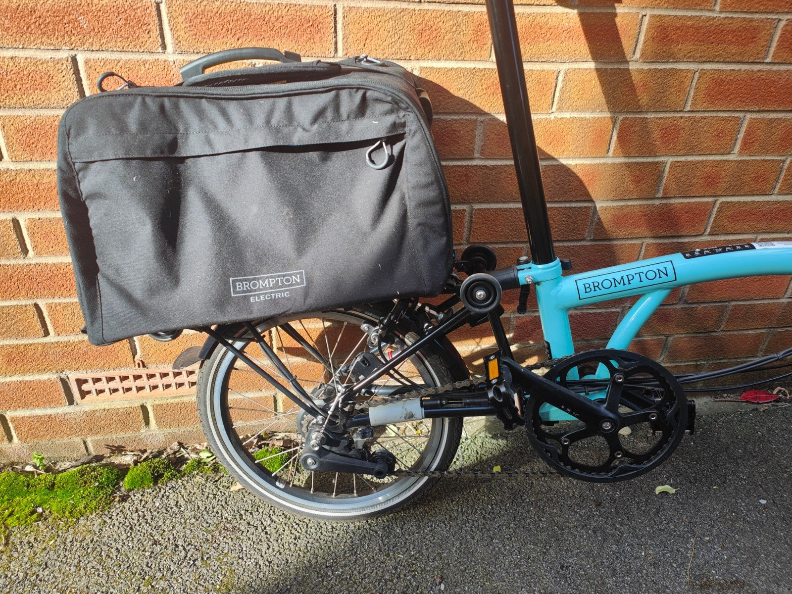 Brompton Electric C-Line, High. 6-speed. Turkish Green. Large and Small bags