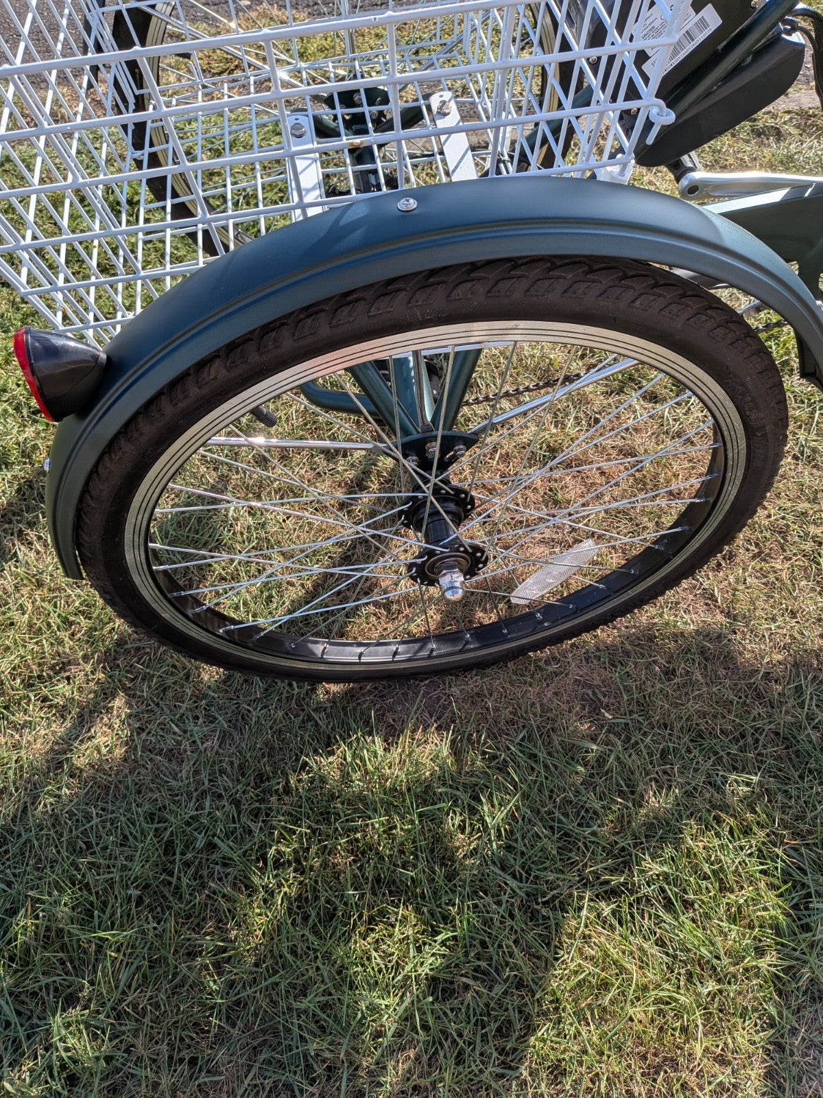 Scout Electric Folding Tricycle, Only 15 miles, Brand New Battery, Delivery .