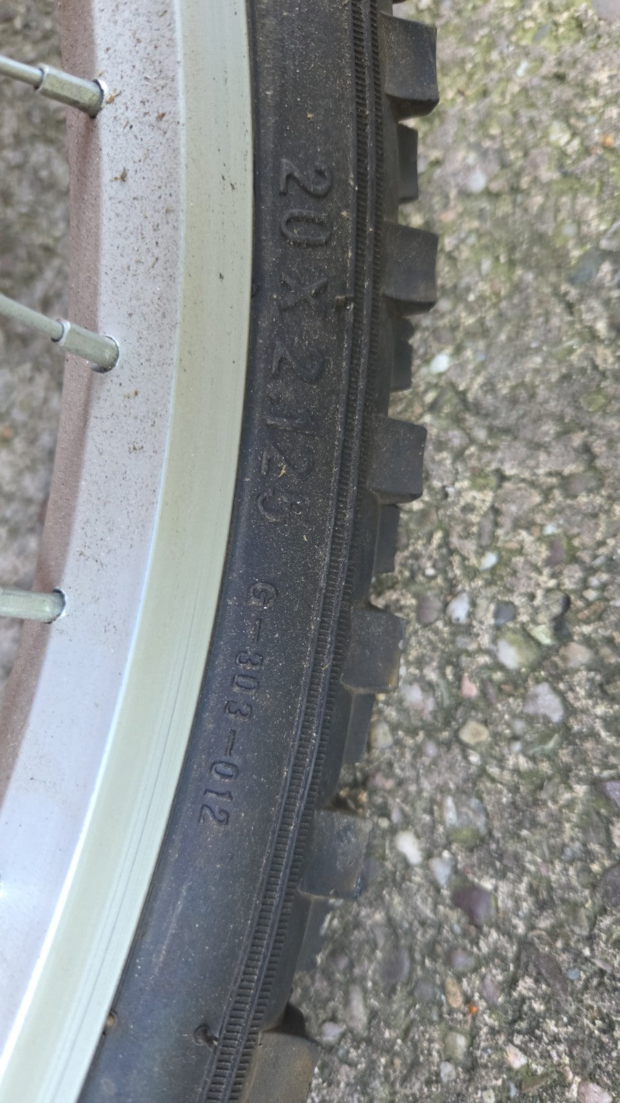 Challenge Folding Bike. 20" wheels. Hardly used. Campervan caravan. M6 jnc 15/16