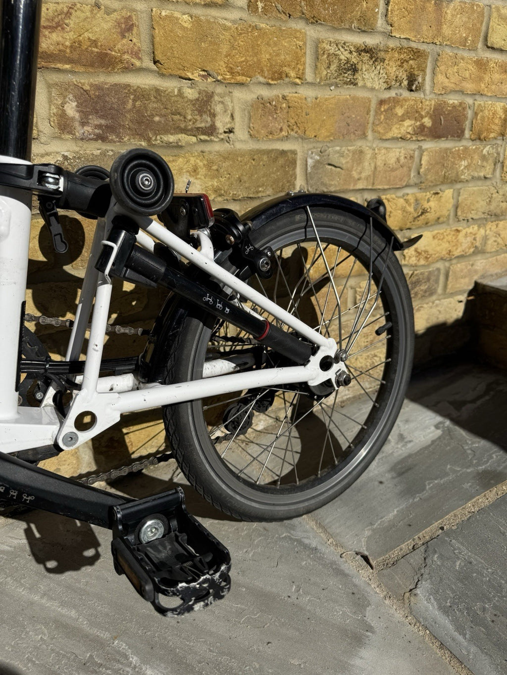 Brompton M6LE white with Bag - Used Condition - folding bike