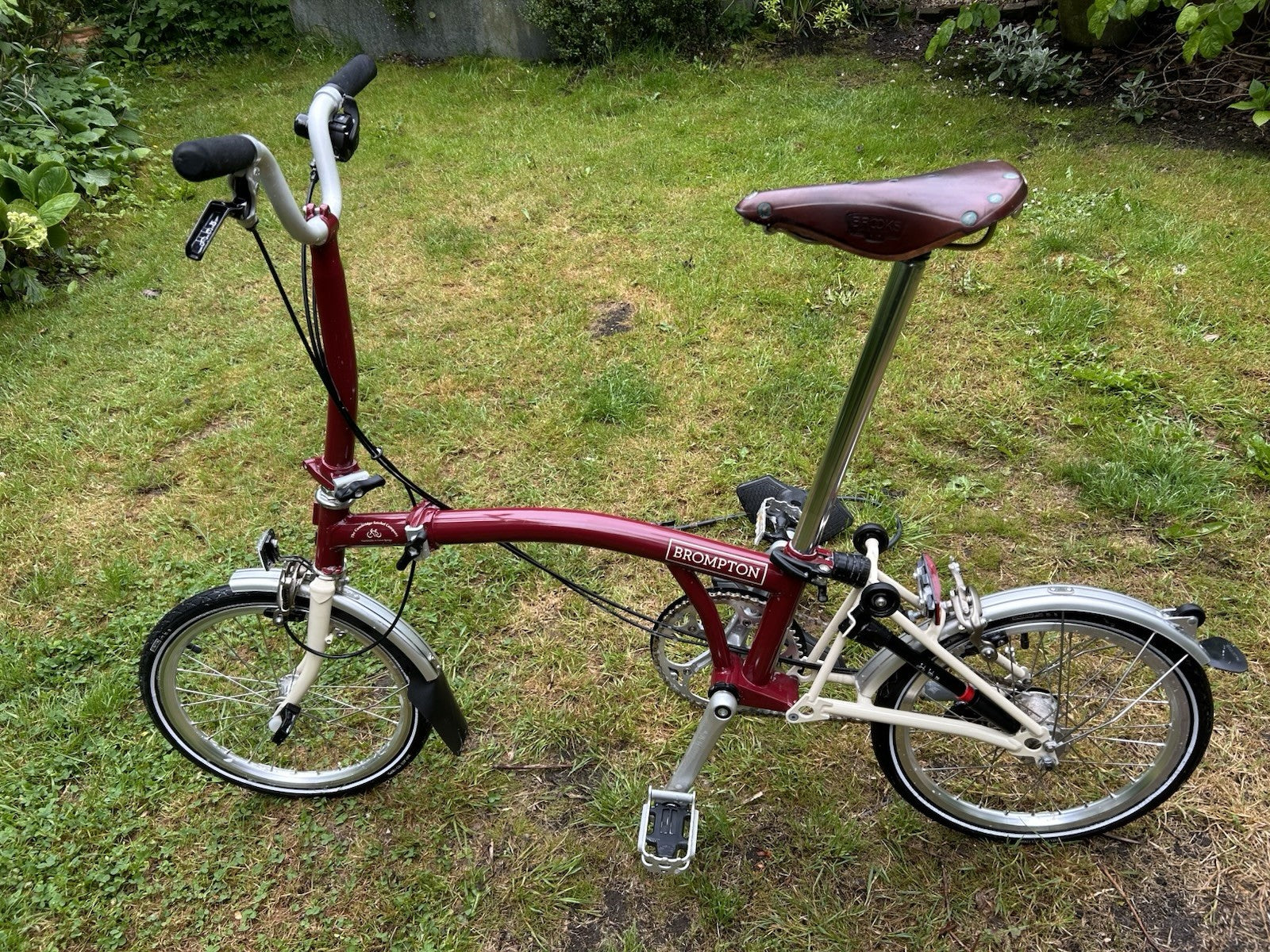 Brompton x Cambridge Satchel Folding Bike 3-Speed Red - Special Edition