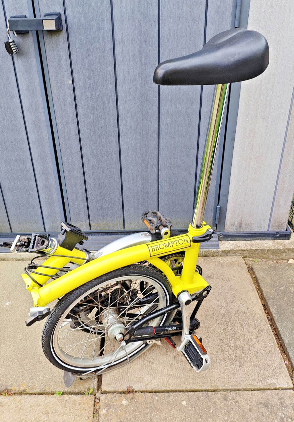 6-Speed Brompton M6L (I think) Folding Bike 2005 Canary Yellow, mudguards.