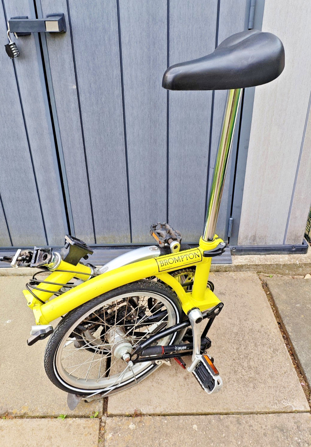 6-Speed Brompton M6L (I think) Folding Bike 2005 Canary Yellow, mudguards.