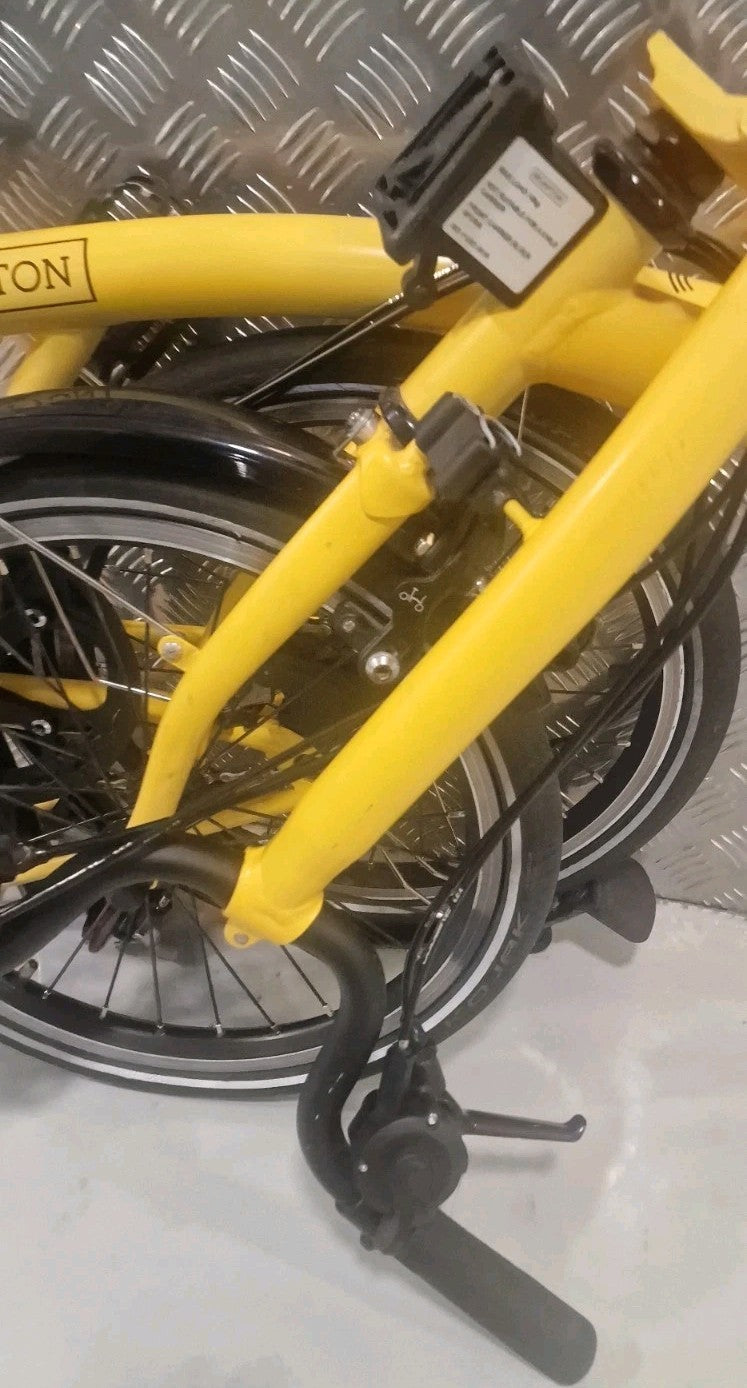 Brompton C Line 6 Speed. Bumblebee Yellow Low co$t world🌎 Postage📦🛫📮.