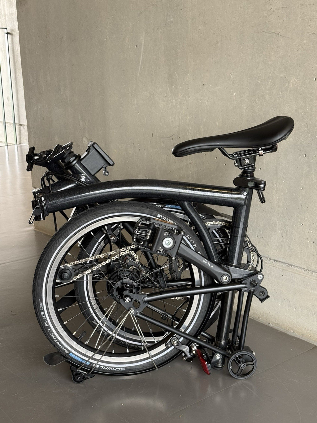 Brompton P Line 4-Speed Folding Bike Midnight Black, Lightweight