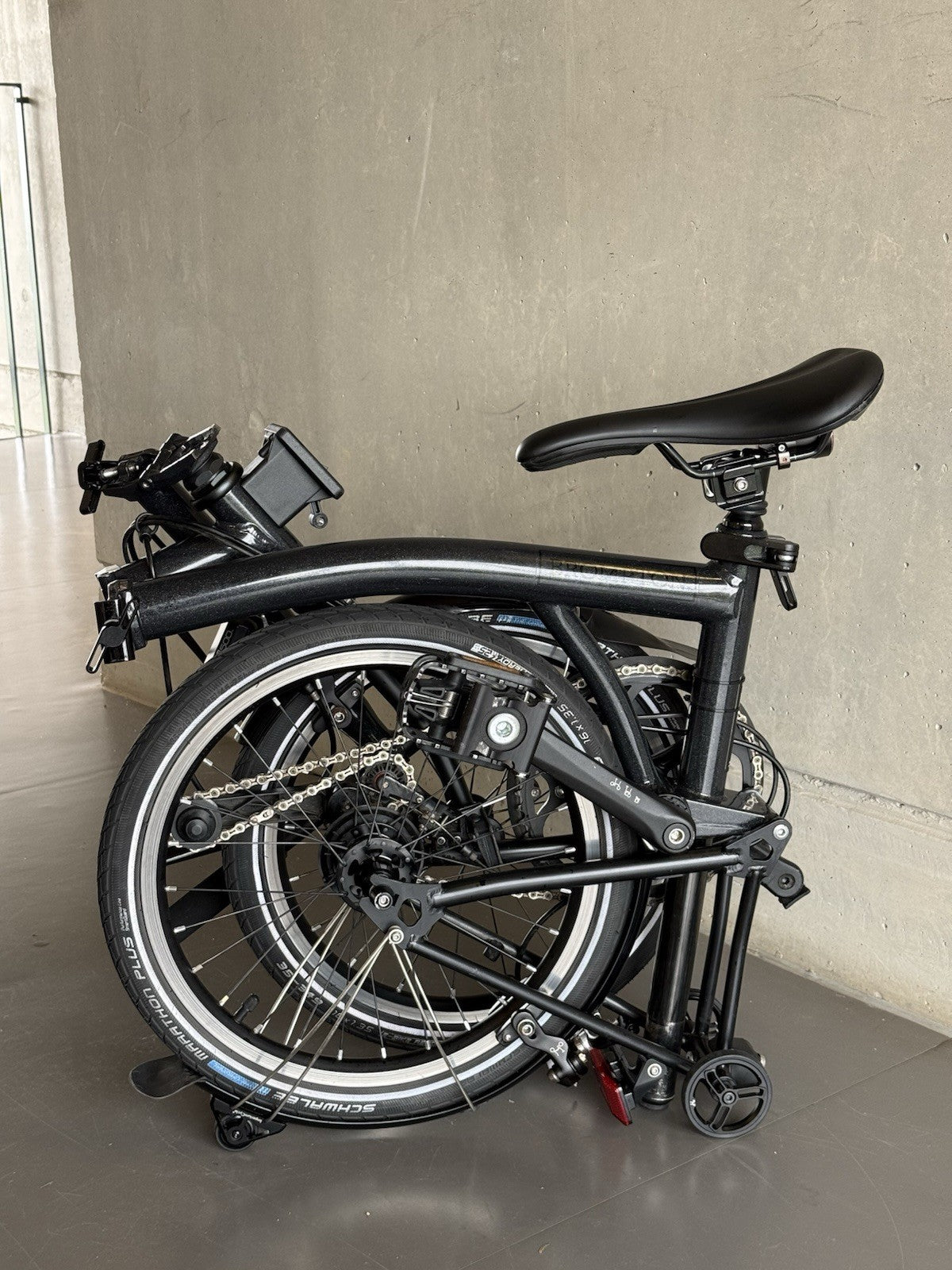 Brompton P Line 4-Speed Folding Bike Midnight Black, Lightweight